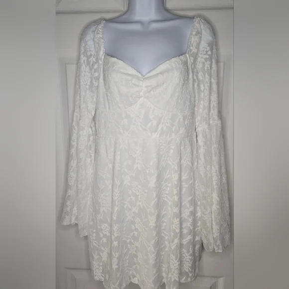 Wedding White Dress W/ Bell Sleeves NWOT XL - Picture 9 of 9